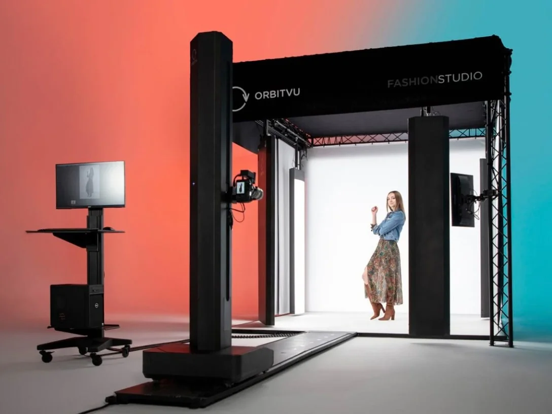 Fashion Studio stage with live model and operator workstation